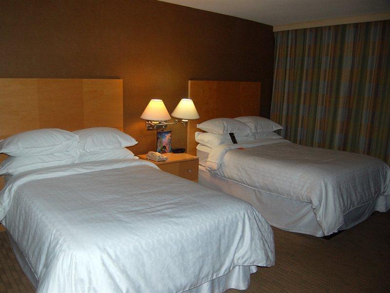 Sheraton Tucson Hotel & Suites Экстерьер фото